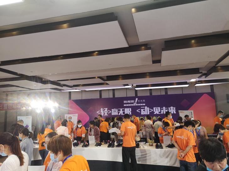 火爆訂貨會(huì)現(xiàn)場 火爆訂貨會(huì)現(xiàn)場